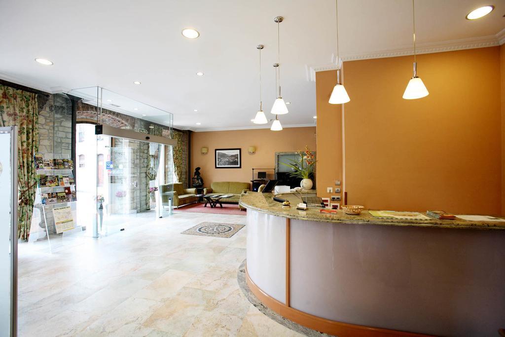 Imperion Hotel Onís Kültér fotó
