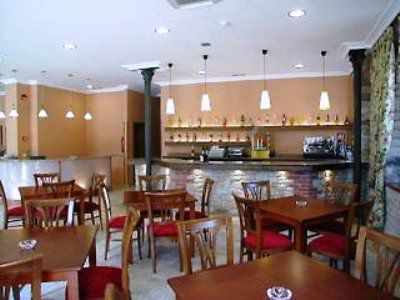 Imperion Hotel Onís Étterem fotó