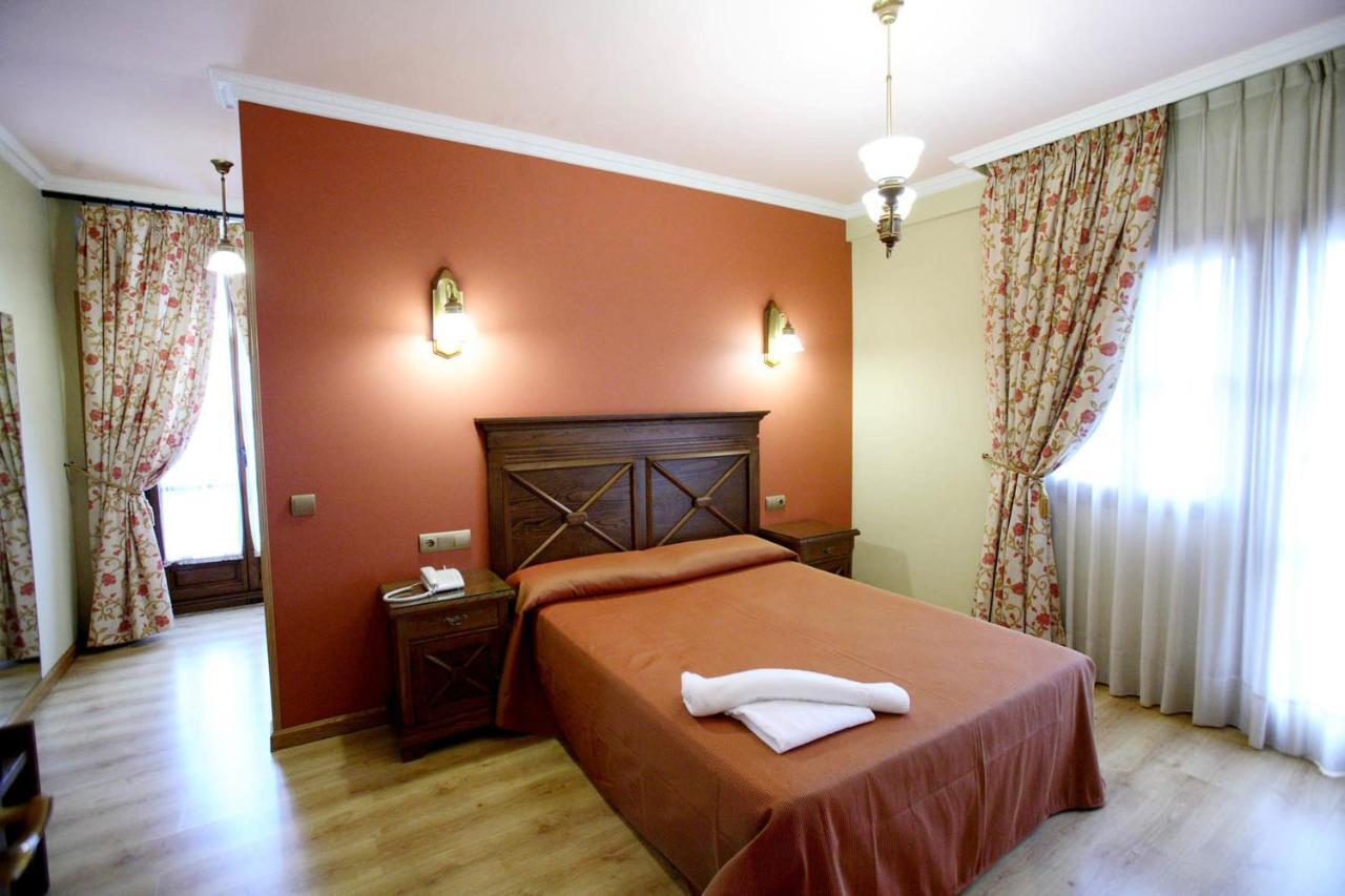 Imperion Hotel Onís Szoba fotó
