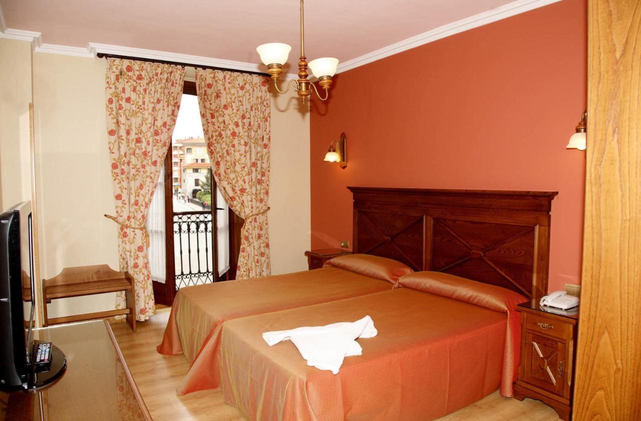 Imperion Hotel Onís Szoba fotó